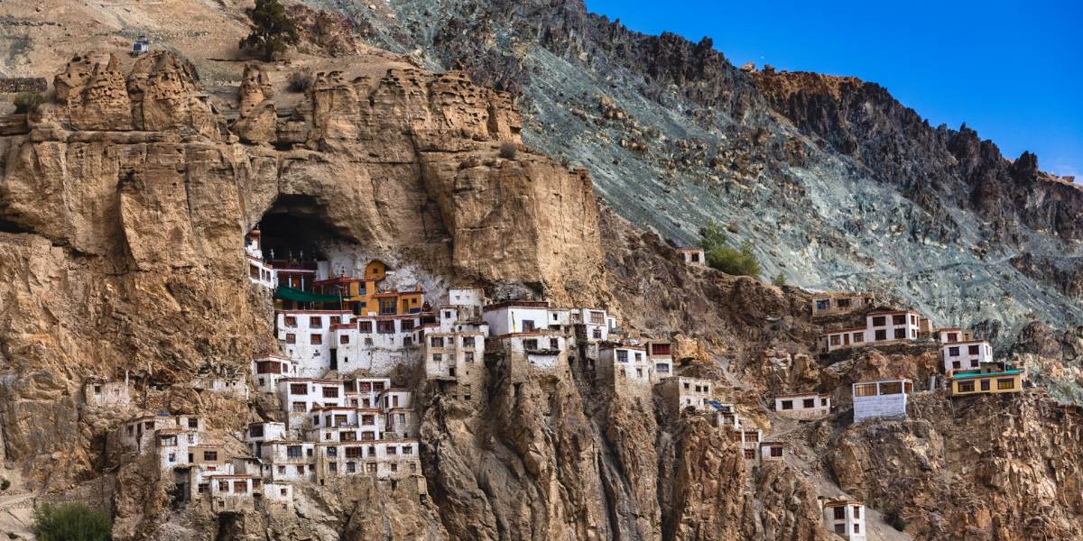 Amritsar Dharamshala Manali Leh Kargil Kashmir 19 Days Package