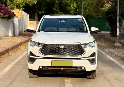 Toyota Innova Hycross